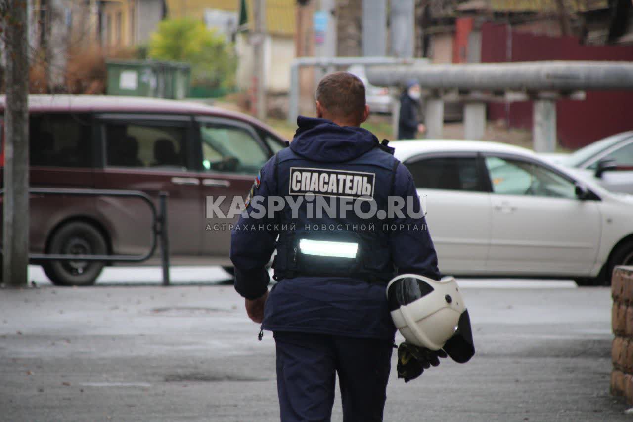 Днем позже. Фоторепортаж с места обрушения части дома в Астрахани