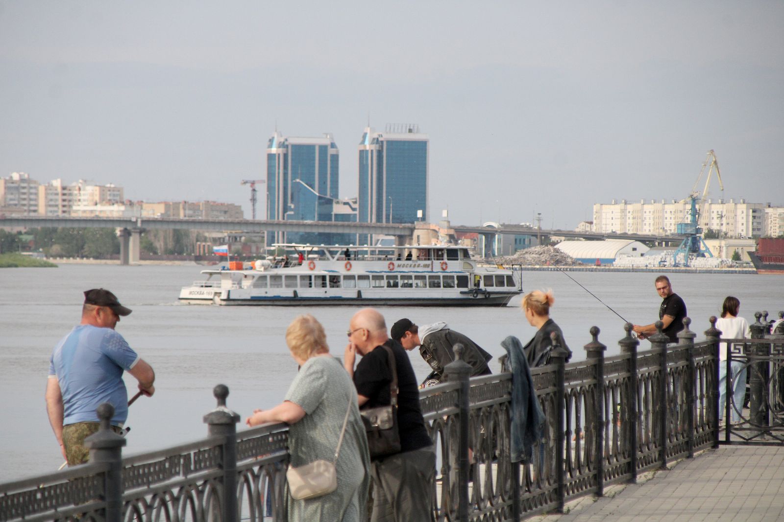 петровская набережная астрахань