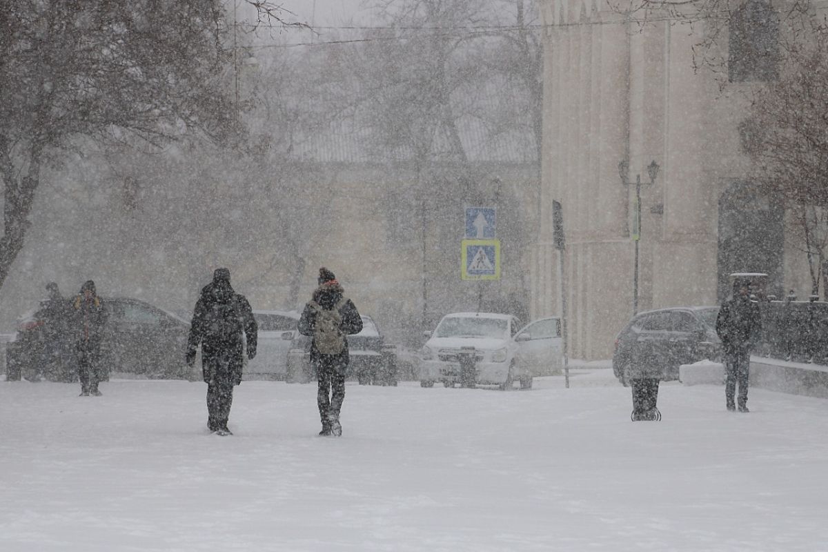 Отменят ли школу 19 февраля. Астрахань аномальные Морозы. Морозы в Астрахани. Морозы аномальные в Азербайджане. Аномальный Мороз в городе.