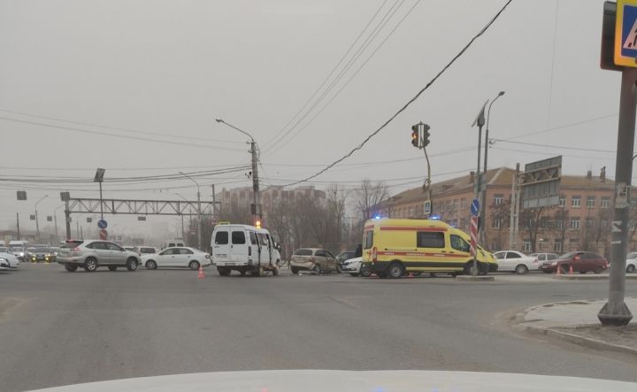 Газель попала в аварию
