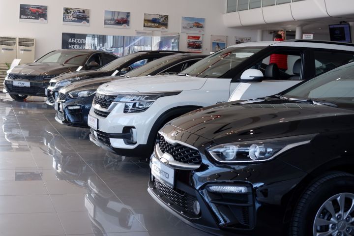 Автобренды в России подняли цены на все свои машины