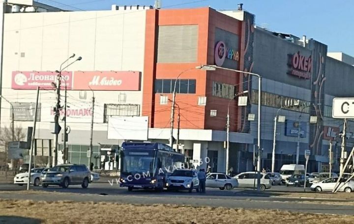 Новый автобус в Астрахани снова попал в аварию