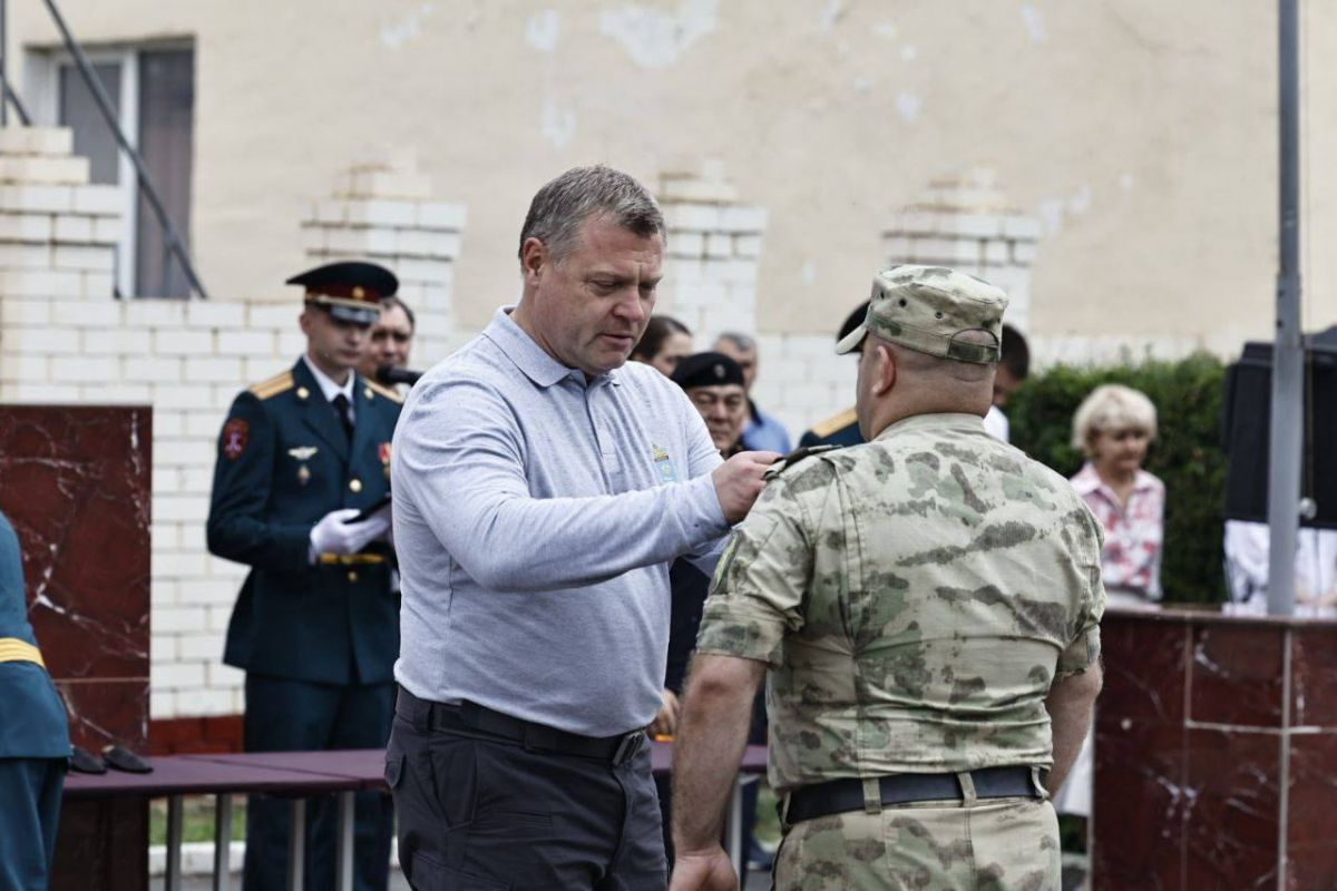 Игорь Бабушкин наградил росгвардейцев за успешное выполнение боевых задач в  зоне СВО