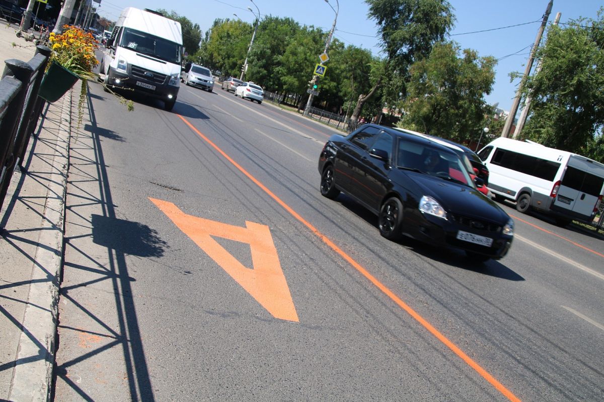 В Астрахани появились выделенные полосы для автобусов. Репортаж с улиц  глазами водителя