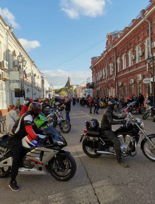 Сигналы мотоциклистов в колонне