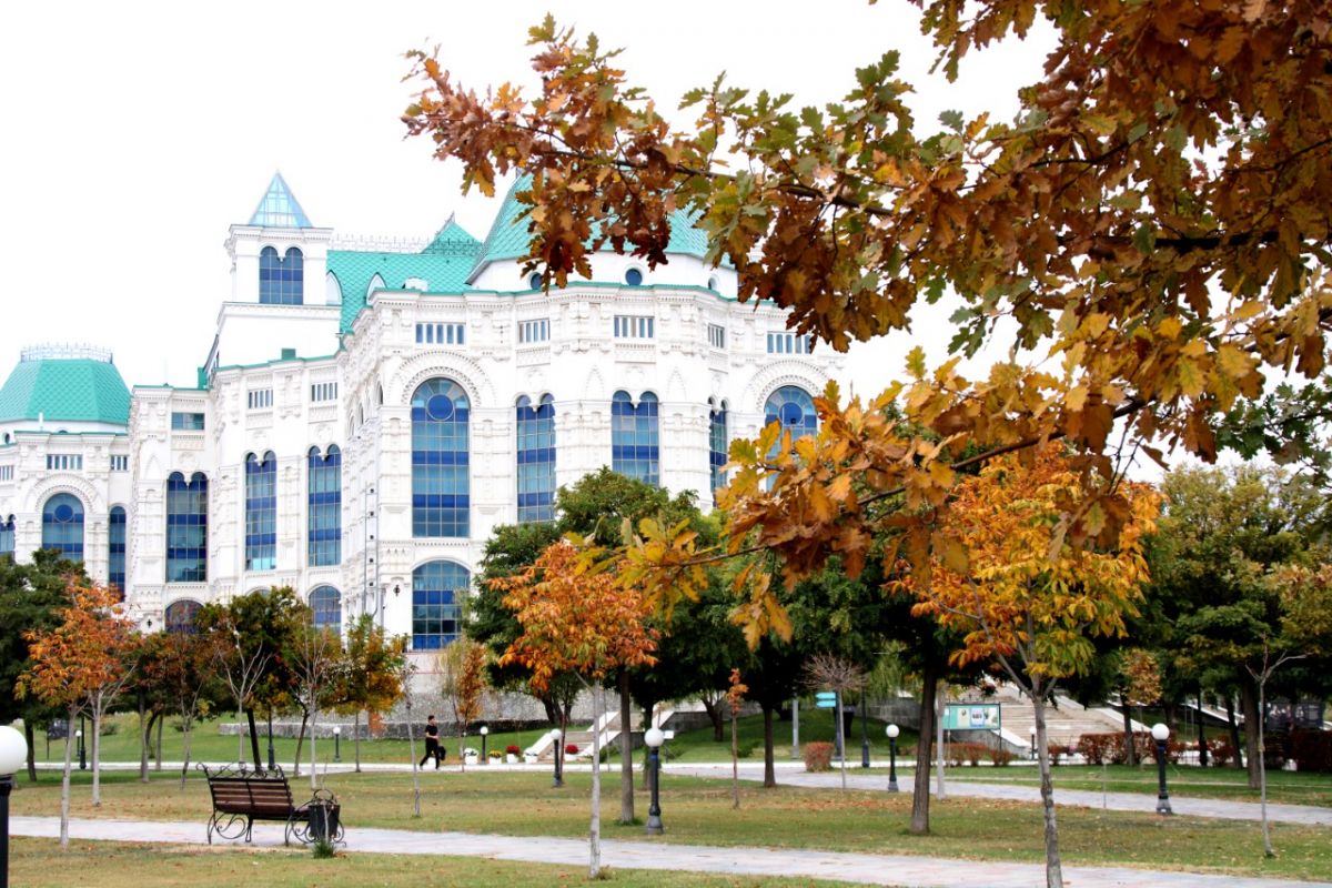 Астрахань фото. Куда сходить в астрахани с детьми. Куда можно сходить в астрахани. Фестиваль каналия астрахань. Дворец бракосочетания астрахань.