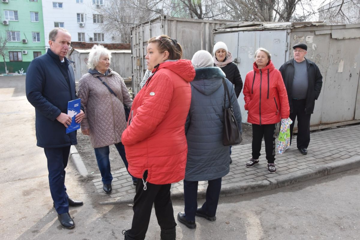 В Трусовском районе контейнерную площадку приведут впорядок