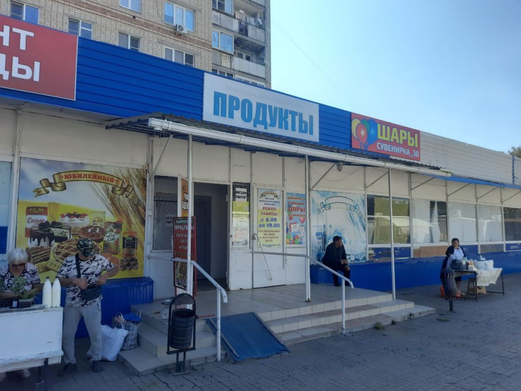 Бывший знаменитый "Юбилейный" на Савушкина.