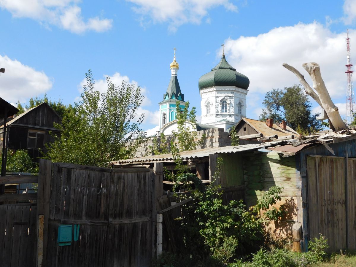 Типичная астрахань. Астрахань уровень жизни. Жизнь в Астрахани. Астрахань Волоколамск. Этнохоронимы российских городов.