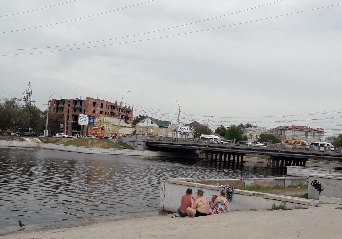 Гидрометцентр астрахань. Жара в Астрахани. Жара в Астрахани +60. Жара в Астрахани фото. Купалка Астрахань.