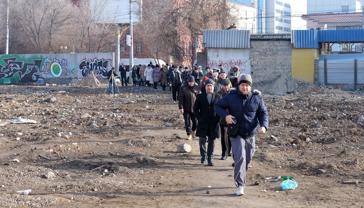 Новости астрахани последние события. Пустыри Астрахани. Астрахань квартал селение. В Астрахани 21 митинг 21г. Концерт на пустыре.