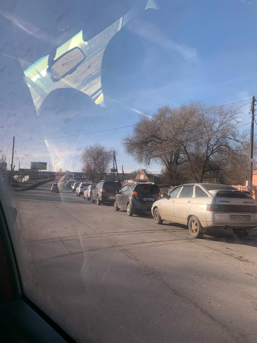 Пробка в благовещенске на мосту сейчас. Старый мост пробка астрахань сейчас. Пробка старый мост астрахань. Пробка старый мост астрахань. Старый мост пробка астрахань сейчас.